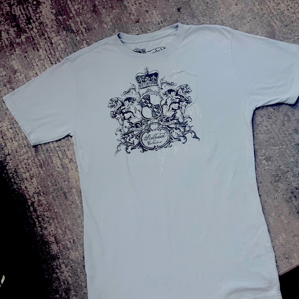 Men's Pale Blue Graphic T-Shirt